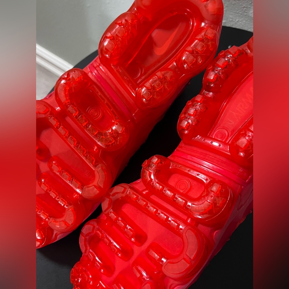 ✨Like New Nike Men's Red Air VaporMax Plus Shoes Athletic Triple Red Sneakers - Picture 14 of 16